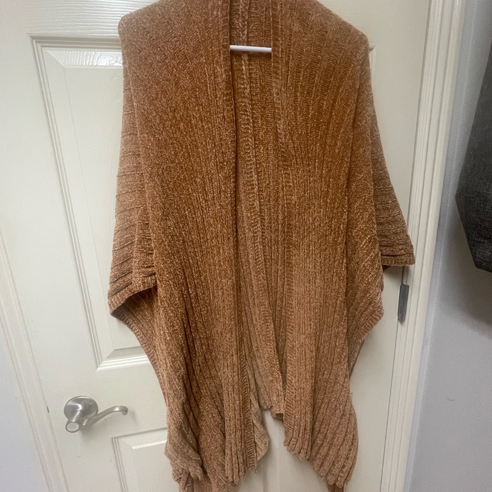 Coco + Carmen Warm Brown Poncho